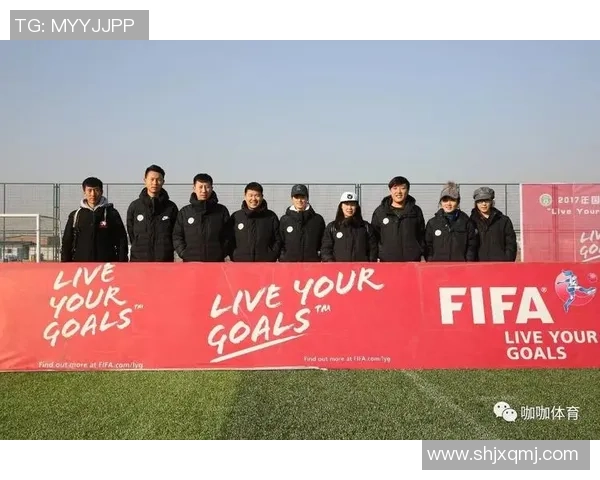 金钟国与足球明星亲密互动揭示运动员背后的真实故事与友谊